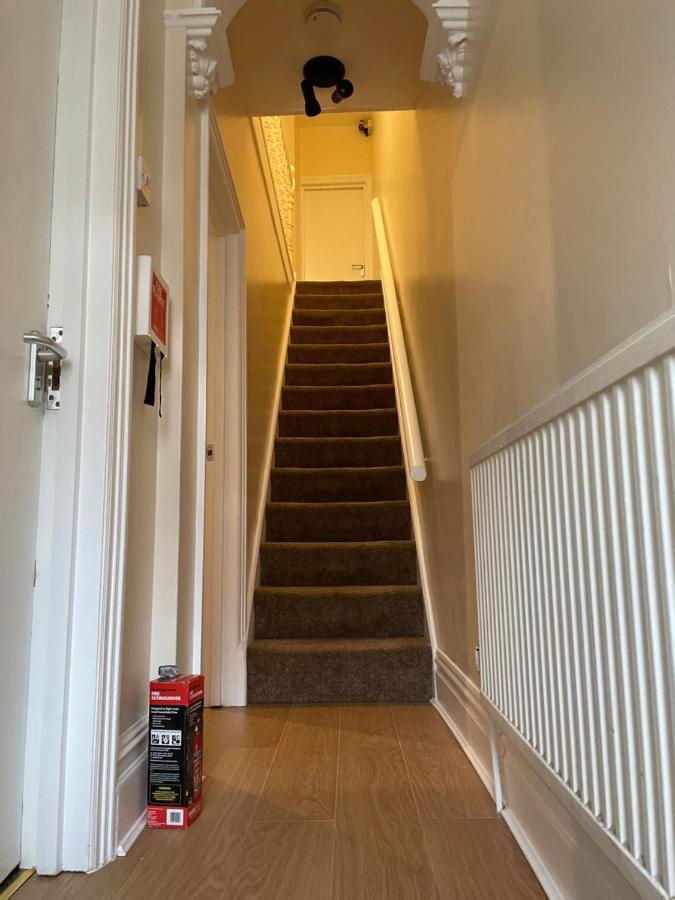 Rooms In A Victorian Comfortable 4-Bedroom House In Milton Keynes Rooms Not En-Suites Wolverton  Exterior photo