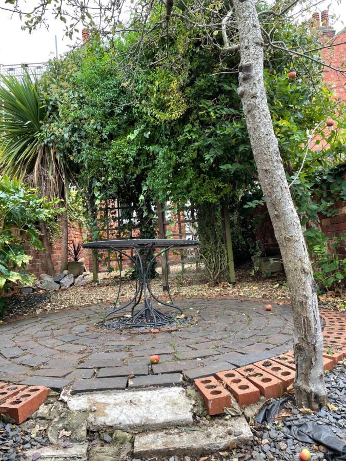 Rooms In A Victorian Comfortable 4-Bedroom House In Milton Keynes Rooms Not En-Suites Wolverton  Exterior photo